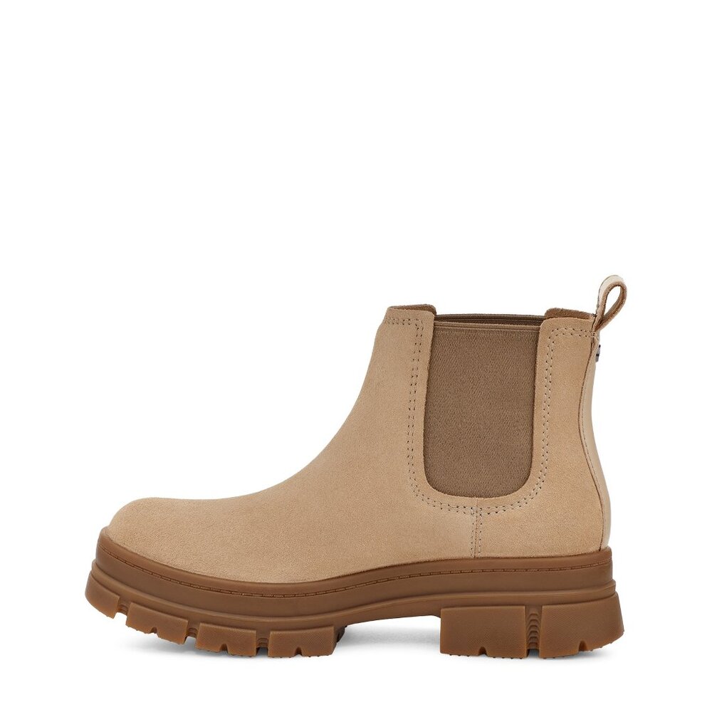 UGG® Women's Ashton‎ Pull On Chelsea Boots - Picture 5 of 8